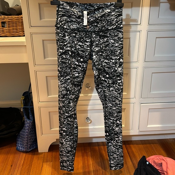 Lululemon Leggings - Picture 1 of 3